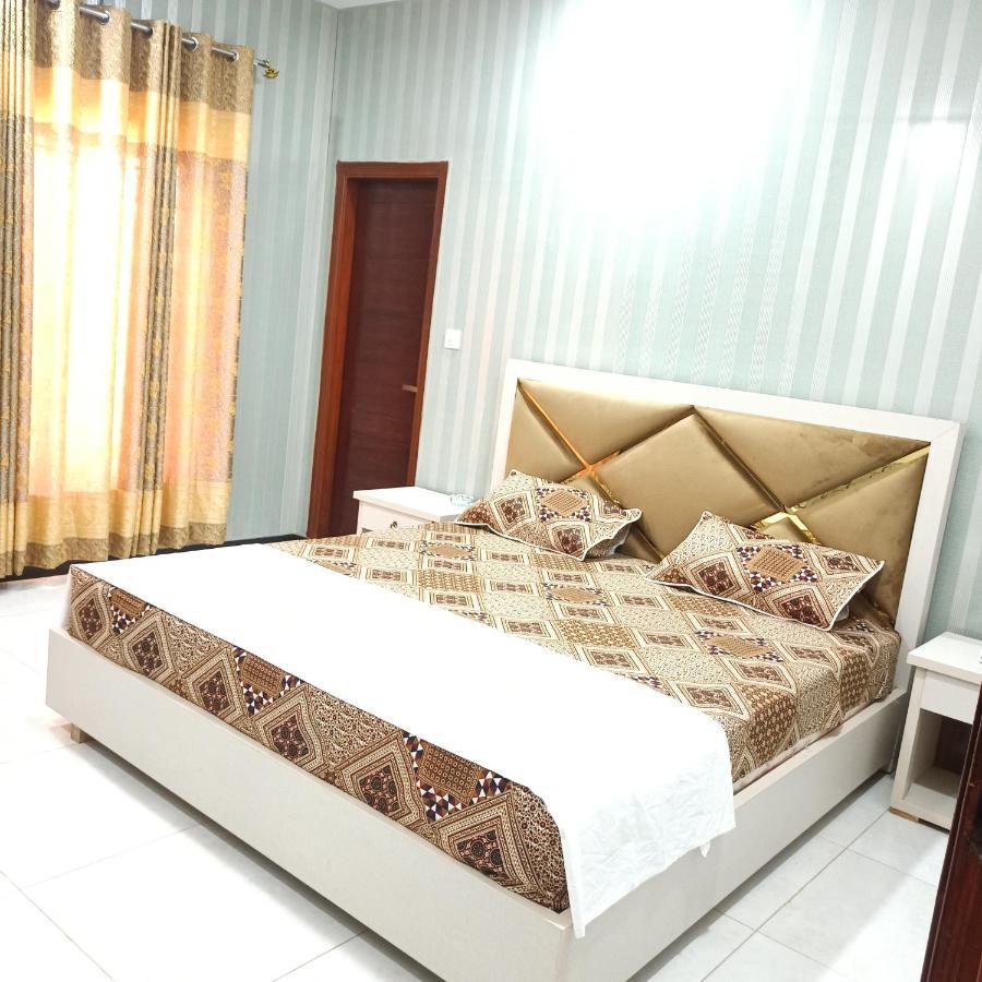The Crown Guest House Islamabad Zewnętrze zdjęcie