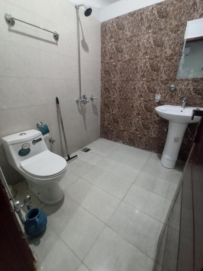 The Crown Guest House Islamabad Zewnętrze zdjęcie