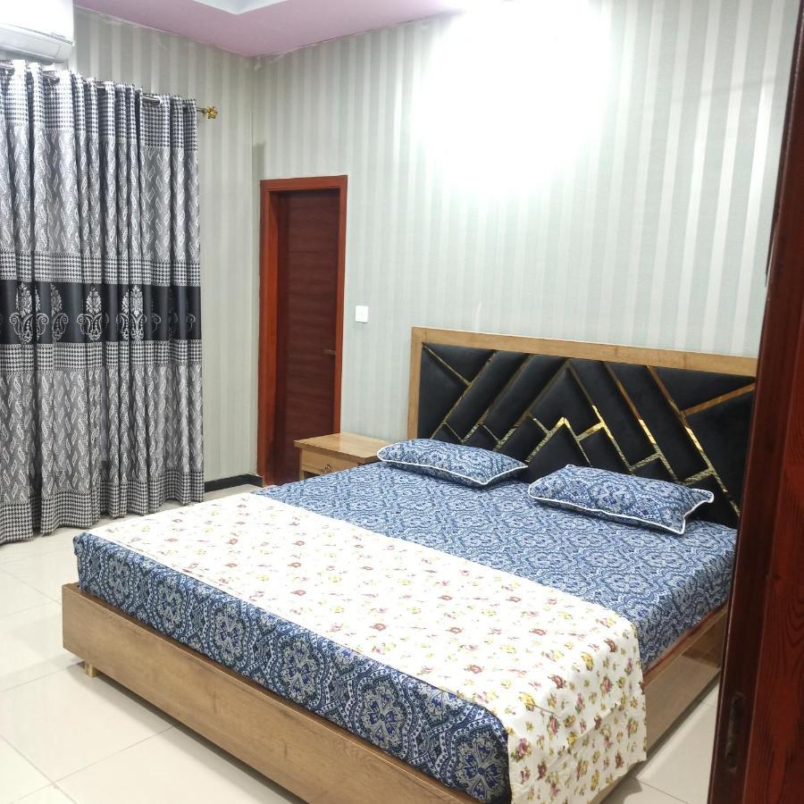 The Crown Guest House Islamabad Zewnętrze zdjęcie