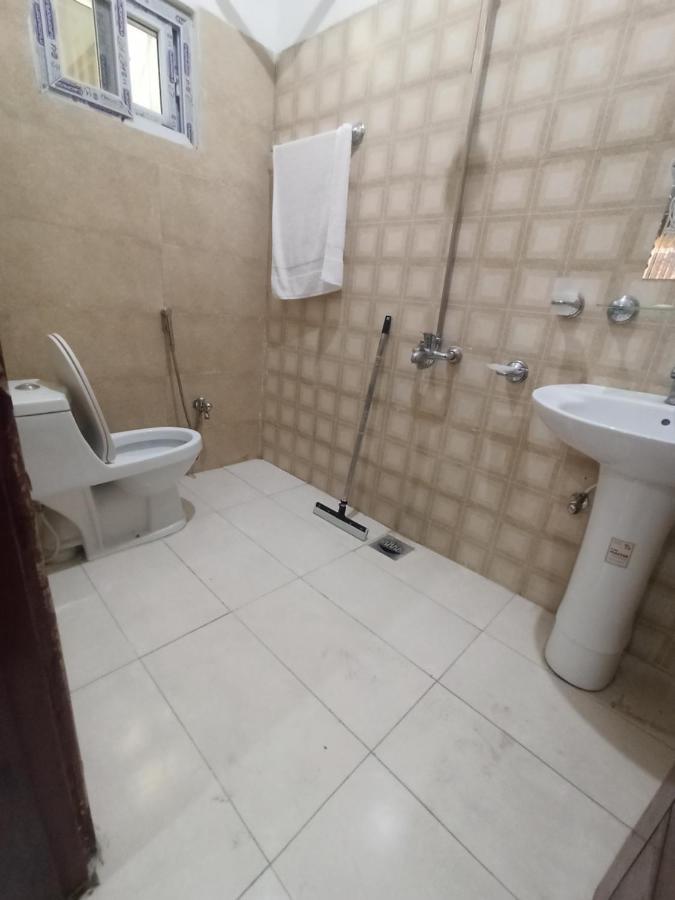 The Crown Guest House Islamabad Zewnętrze zdjęcie
