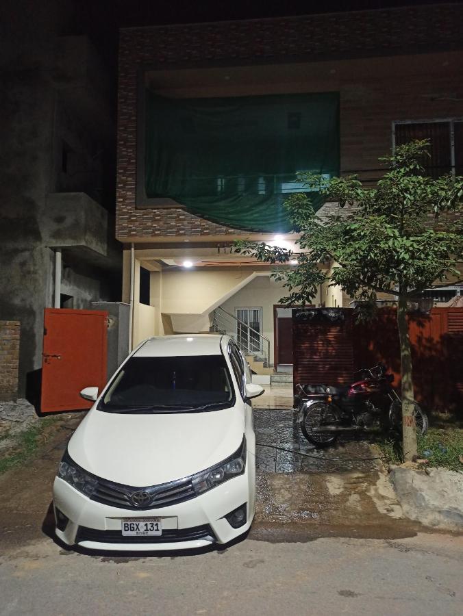 The Crown Guest House Islamabad Zewnętrze zdjęcie
